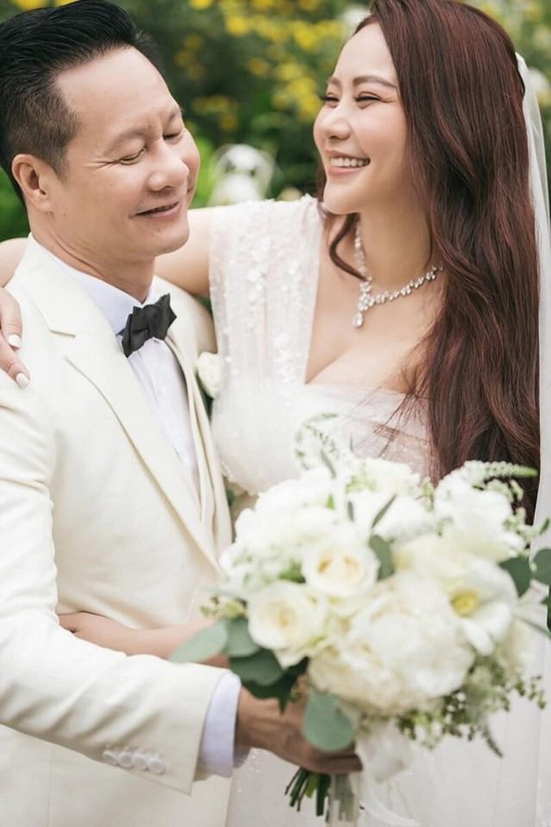 Đám cưới của cựu người mẫu cùng người chồng cao tuổi giàu sang
