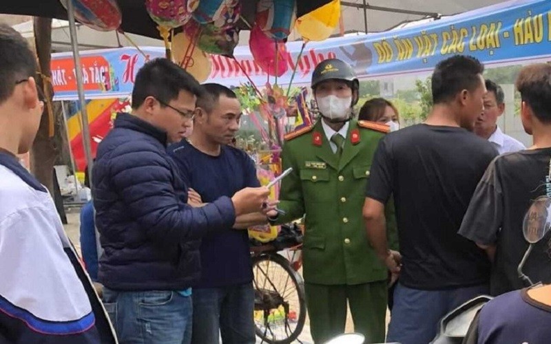 Đâm chết người vì mâu thuẫn trong lễ hội làng ở Hà Nội