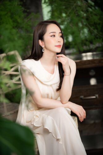 Nữ diễn viên Quỳnh Nga có tên thật và đầy đủ là Phạm Thị Quỳnh Nga